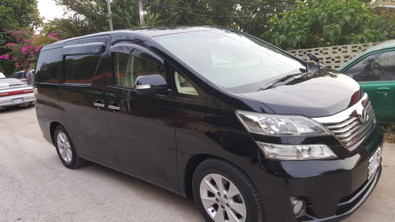 7 seat passenger van for airport transfer